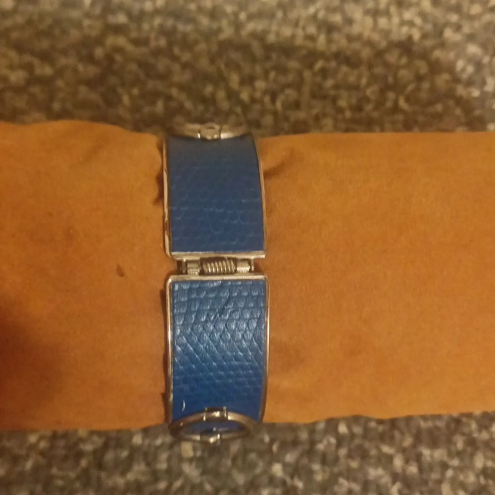 Pedro Vintage derby Style Silver Watch with Blue Leather Strap